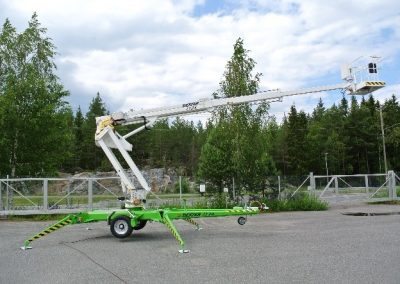 2019 - Yhtiön uusin malli Dexter 15 ZA -niveltaittopuominostin